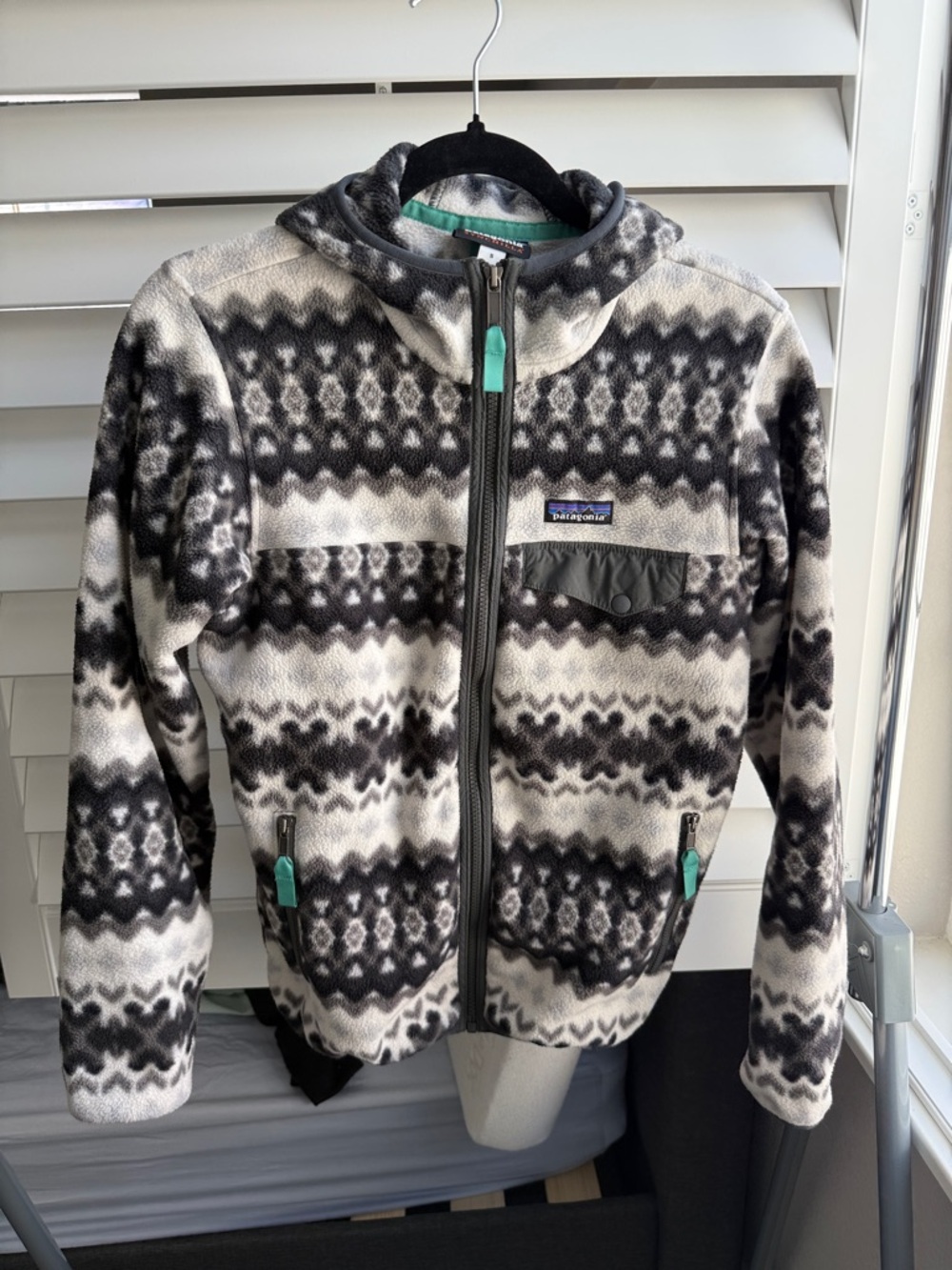 Patagonia Synchilla Black & White Geometric Fleece Full Zip Hoodie Jacket
